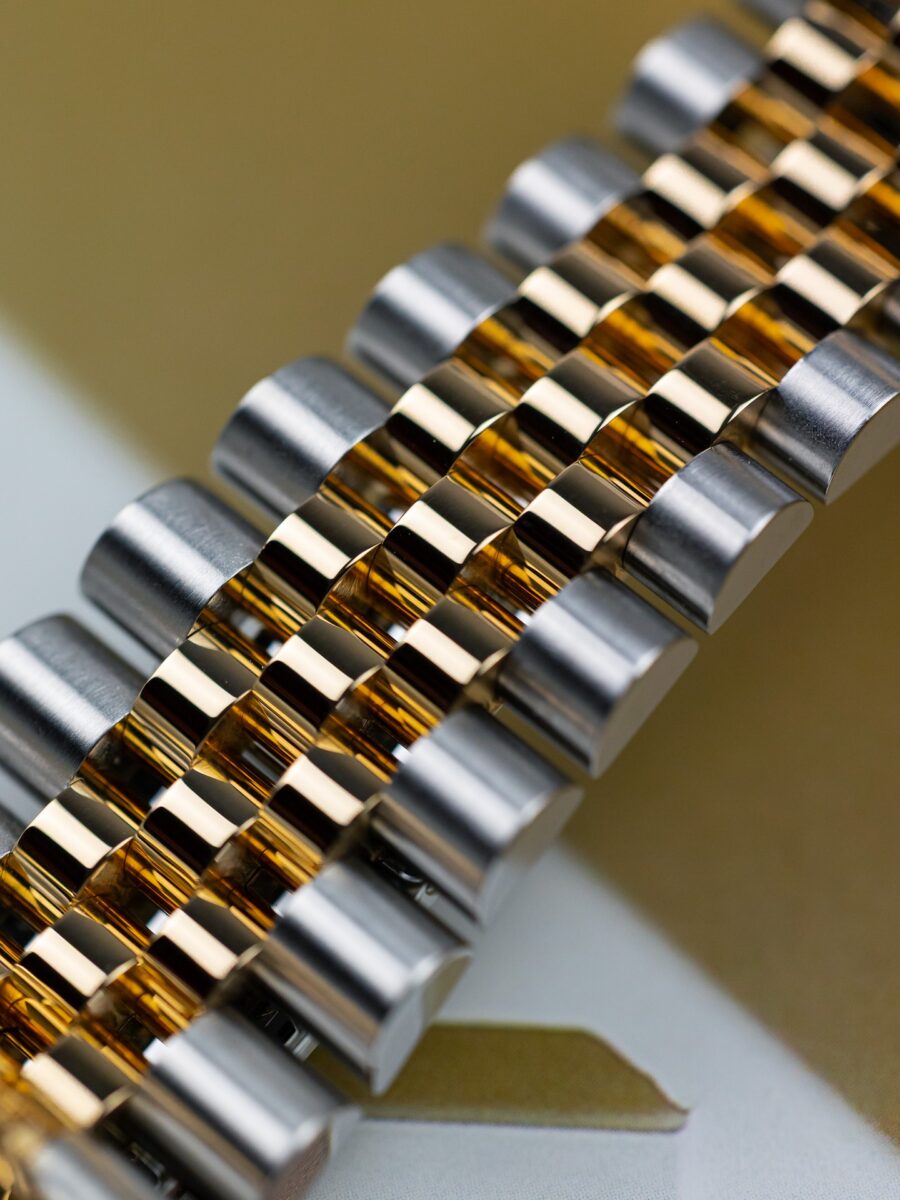 role x oyster perpetual date just 2ton gold white