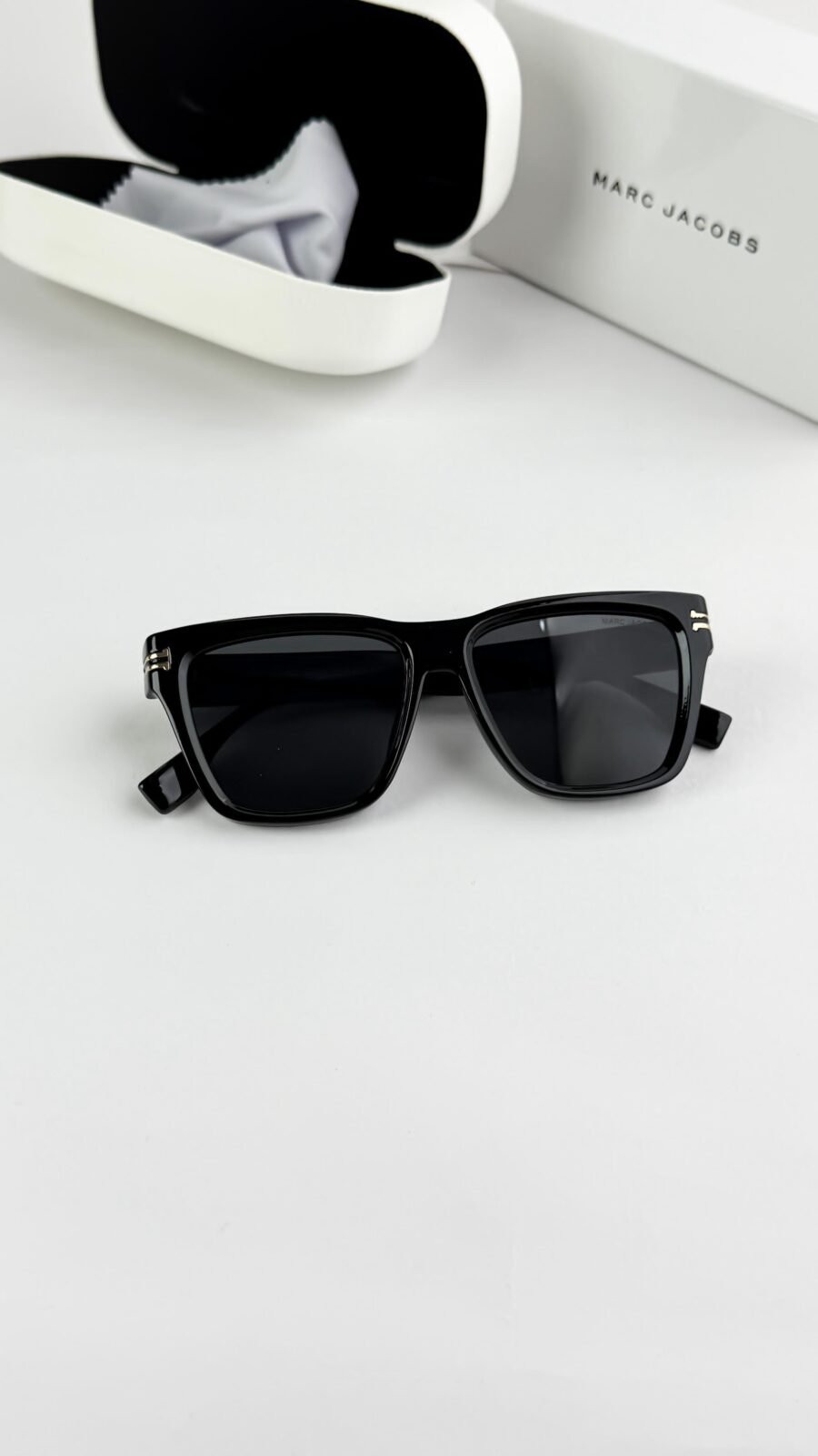 pv6hcgrdzhiitwuaqr5hgmzumbkwutvl0htyu2lg.jpg marc jacobs