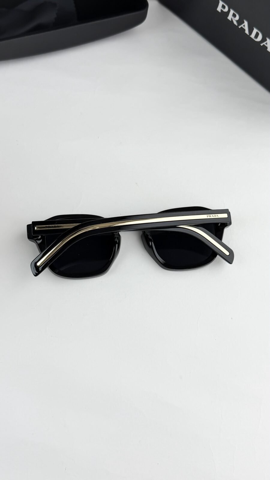 prad a black a16