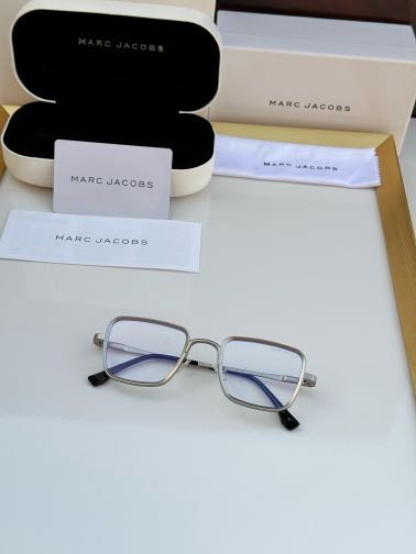 nrd10xzg5oroovmeptfvoswbudsgtdwpmgnaj68u.jpeg marcjacob framed
