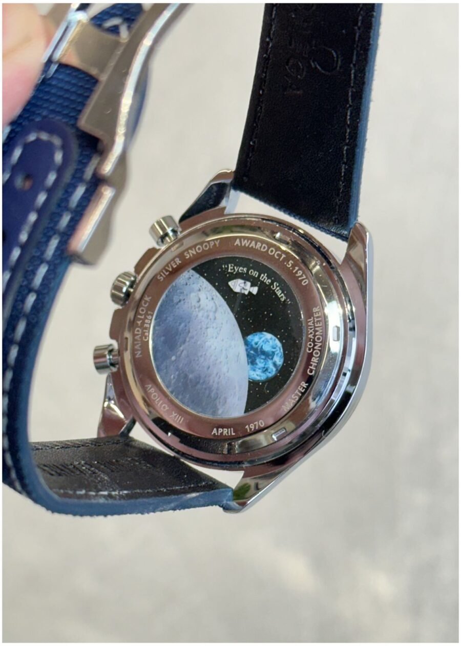 omeg a speedmaster silver snoopy