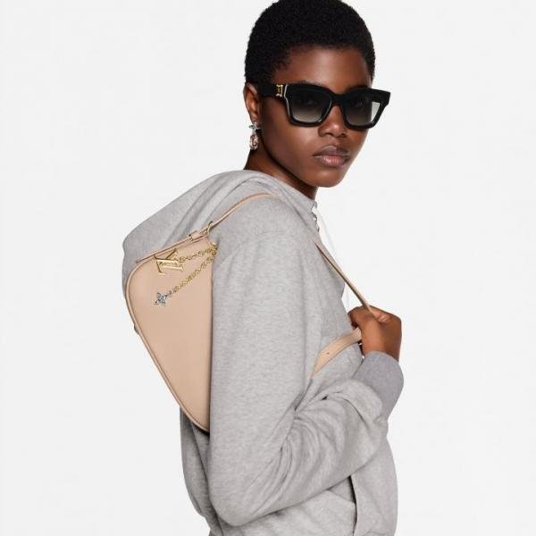 drghtxmgsateafvbblc0s4byqgaod3jrs5rpxyyi.png louiis vuitton pochette lv bloom with double box
