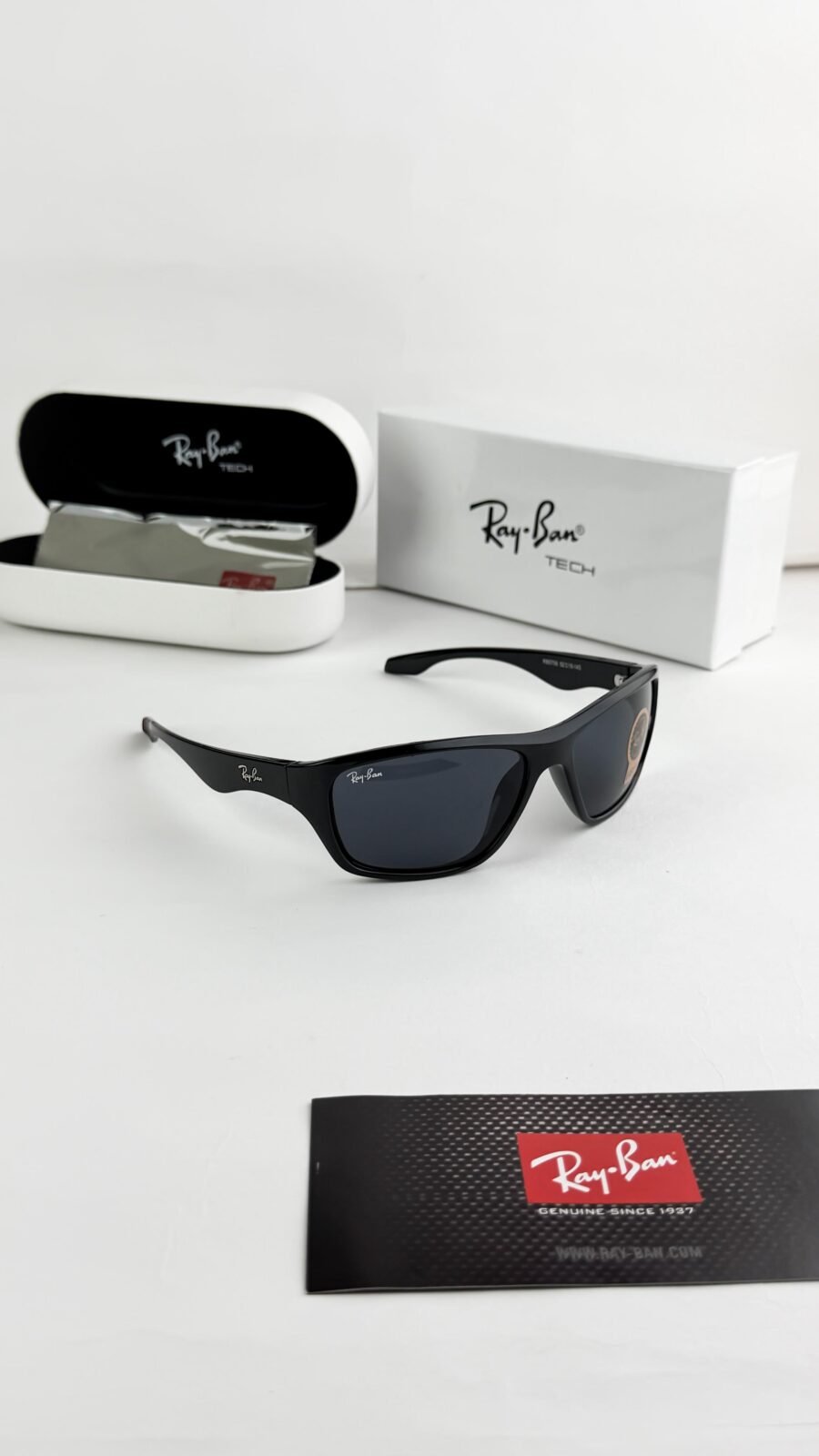 yhy9qacveudlvshmjjauow44dfc37mastqhwd88g.jpg rayban black sporty model