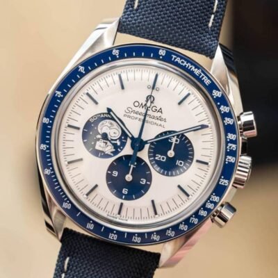 Omegg_a speedmaster Snoopy 50Th Anniversary
