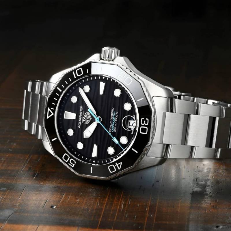 Tag_g Heuee_r aquaracer professional 300m date automatic japan zik zake line silver Black