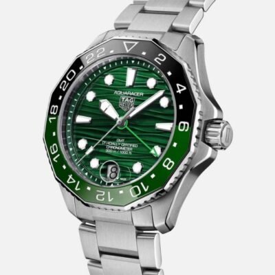 Tag_g Aquaracer Professional 300m date automatic japan zik zake line green niddle
